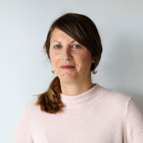 Erin portrait square 800x800  1 