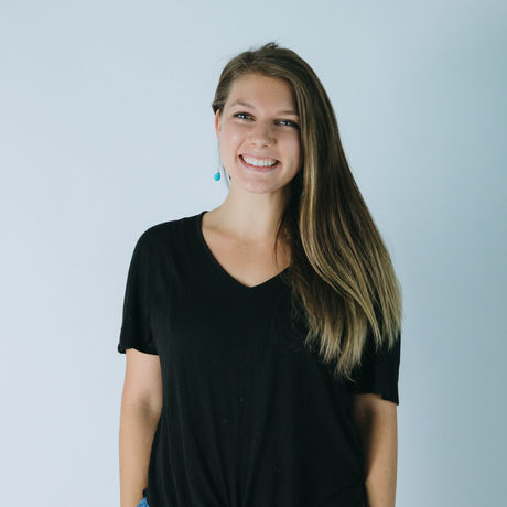 Meredith almond headshot