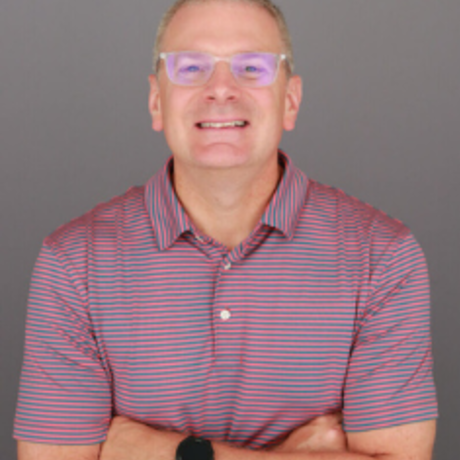 Thomas mcmillan handscrossed headshot