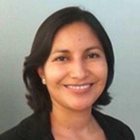 Cecilia headshot square