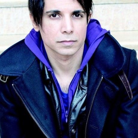 Simon taufique headshot