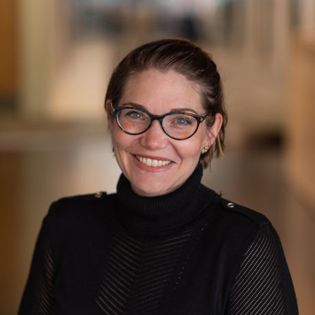 Loretta headshot profile pic