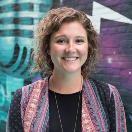 Headshot crop ellenoost