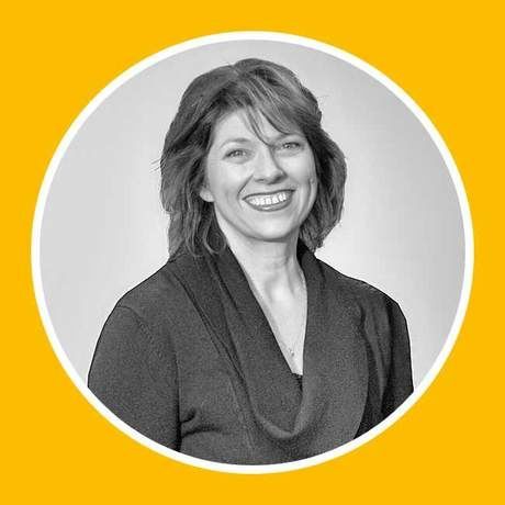 Deona sadler headshot