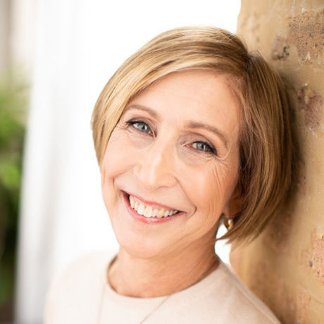 Jane mcclenahan headshot centered