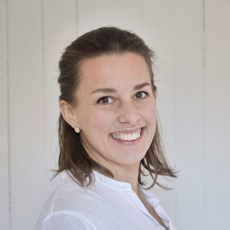 Andrea portrait shot lowres