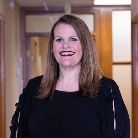 E. chentland headshot