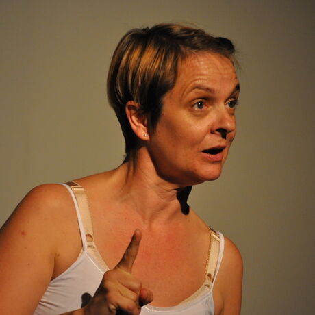 Sholmes performance headshot