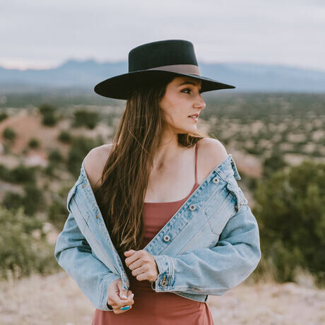 Meghan portrait 2021 1056 websize