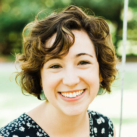 Headshot angela cropped