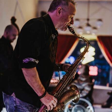 Dscf0121 curtis perry