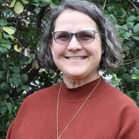 Elenor headshot