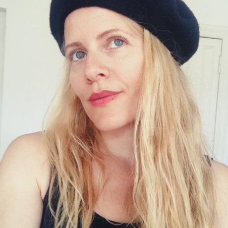 Wewrite profile pic teresa