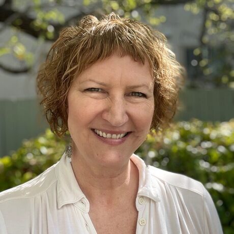 Lisatsering healthline headshot