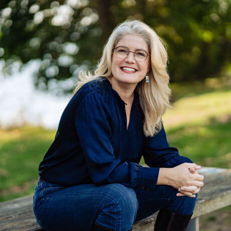 Amy keljo headshot 3