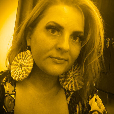 Headshot yellow 2