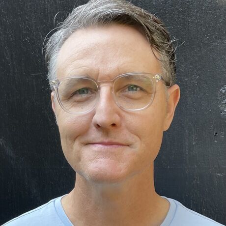 20211005 headshot carla