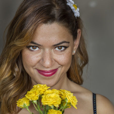 Maha munaf cameras n cupcakes