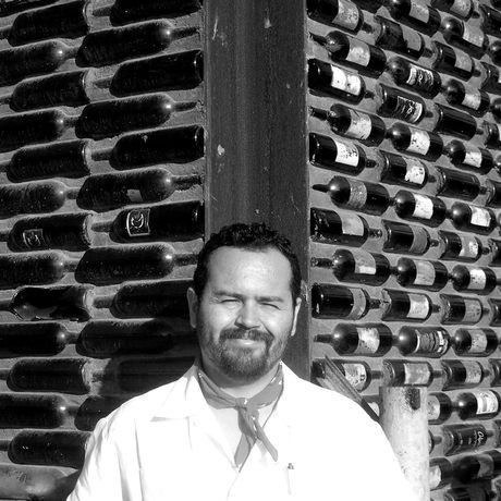 25 mar 07 mario y las botellas bn