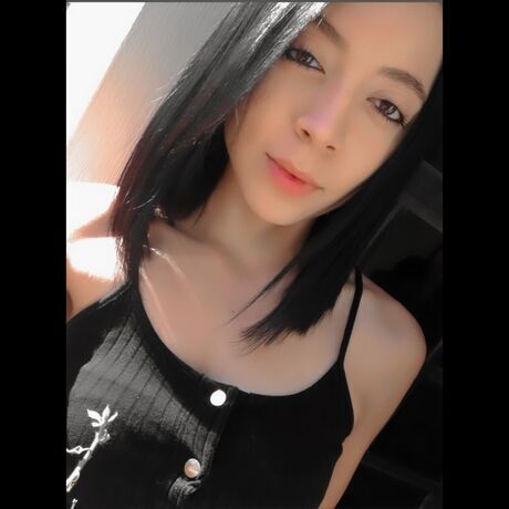 Photogrid 1634624523410