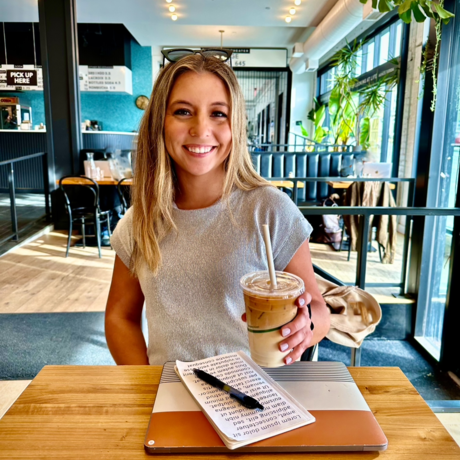 Facetune 09 01 2023 22 52 18