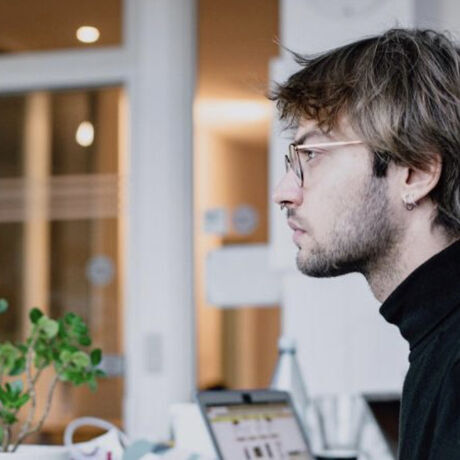 0e79ad83 9250 4532 94fc 85fbf3cb6332