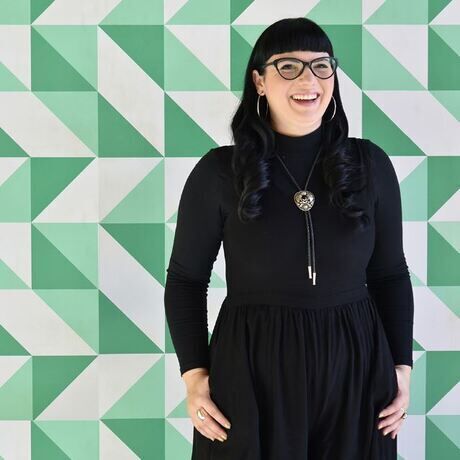 2022 headshot 16 xxs