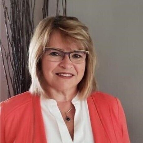 Head shot october 2019