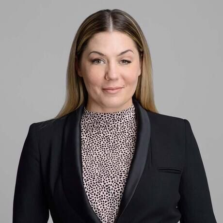 Elizabeth.halford 5457 square