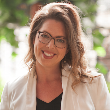 Liz headshot reduced