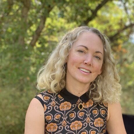 Mcgowan daisy headshot