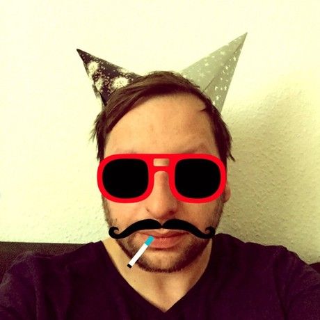 Es soll leute geben die jetzt nicht mit partyh tchen vor dem fernseher sitzen um die nackte kanone zu gucken.