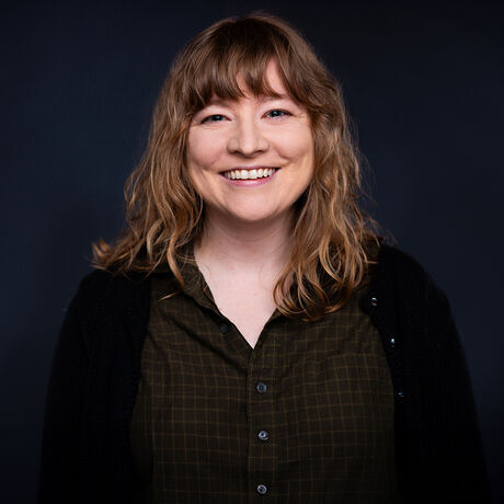 Headshotlauravertical