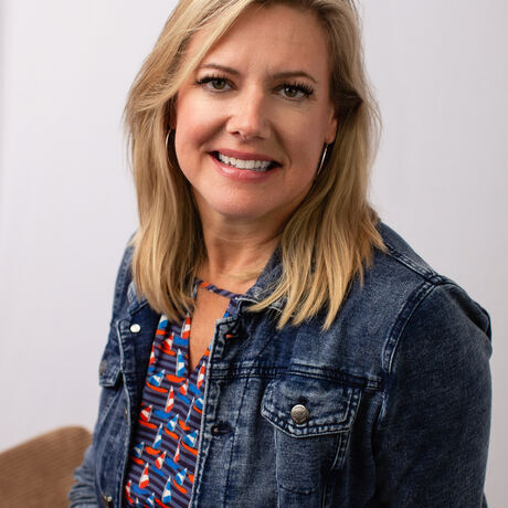 Holly sawyer headshot oct 21