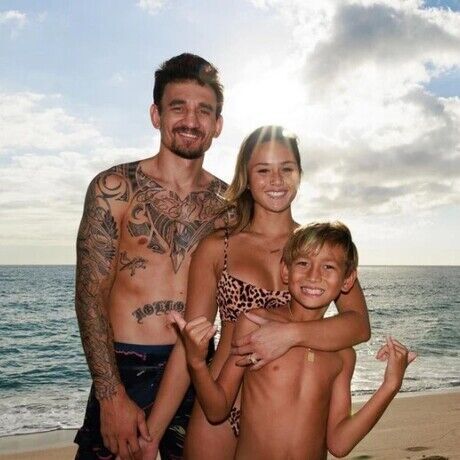 Max holloway merch 1