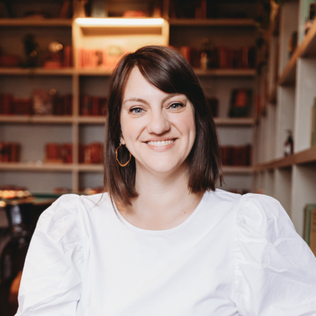 Lauren ward headshot 4.24