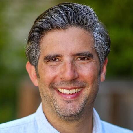 Josh headshot cropped