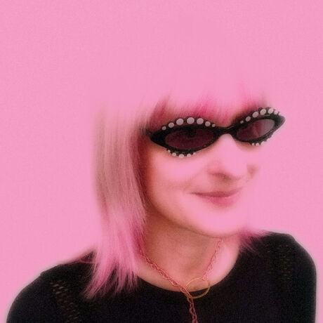 Khyal headshot2017 pink 800px square