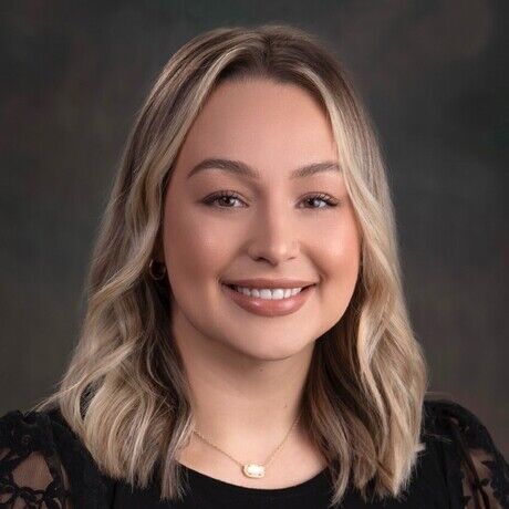 Amanda edelen headshot 2022 square