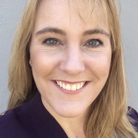 Lara hopwood headshot