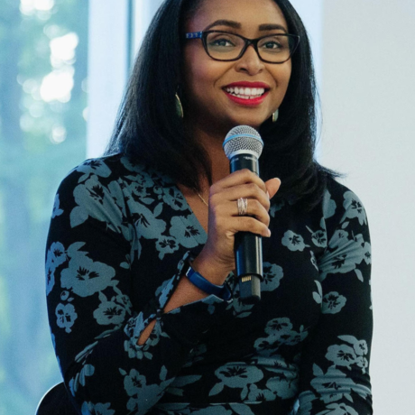 Danielle taylor professional photo