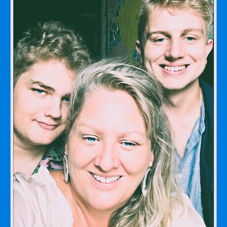 Jina bday pic w  boys 1