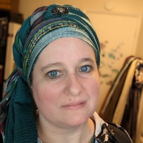 Pxl 20221104 192048897.portrait