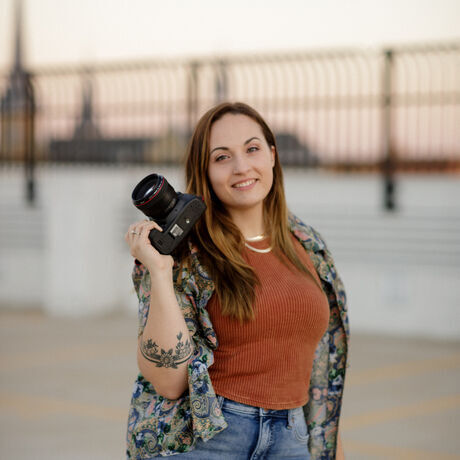 Headshot sept21 9952sq