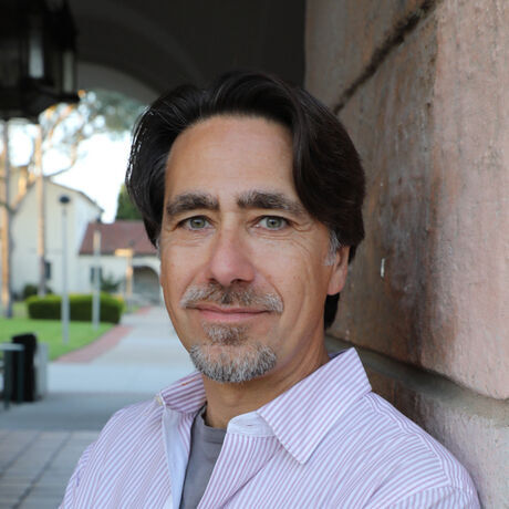 Fabrizio square 700px color