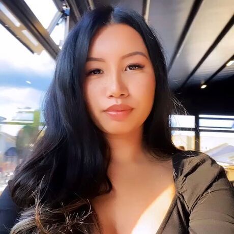 Blue professional linkedin profile picture