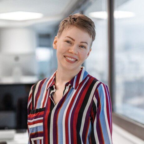 Photo 5920509690964458910 y