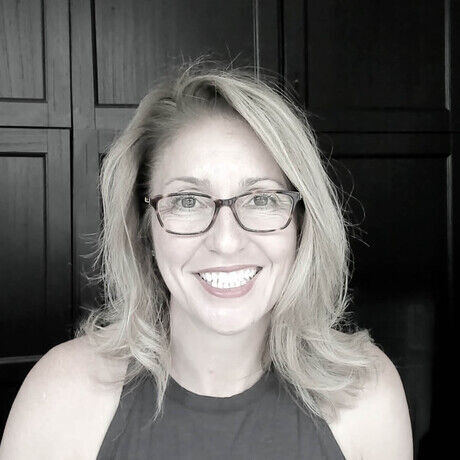 220722 casual head shot final