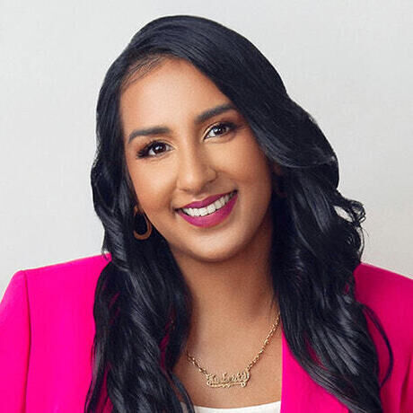 Kim david headshot smile