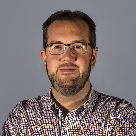 Doug   headshot 1 crop